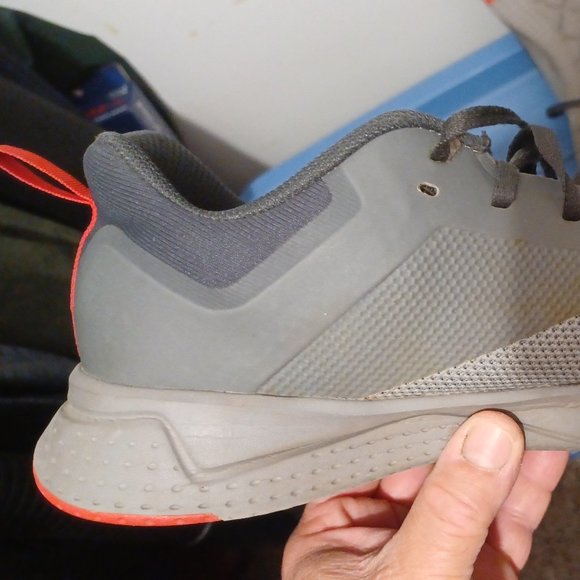 Reebok sneakers 11.5R color grey and red - Picture 6 of 7